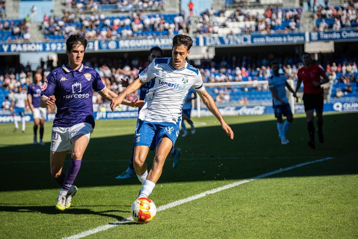 David Rodrígez controla la pelota en el partido frente al Guadalajara de la Jornada 22.
