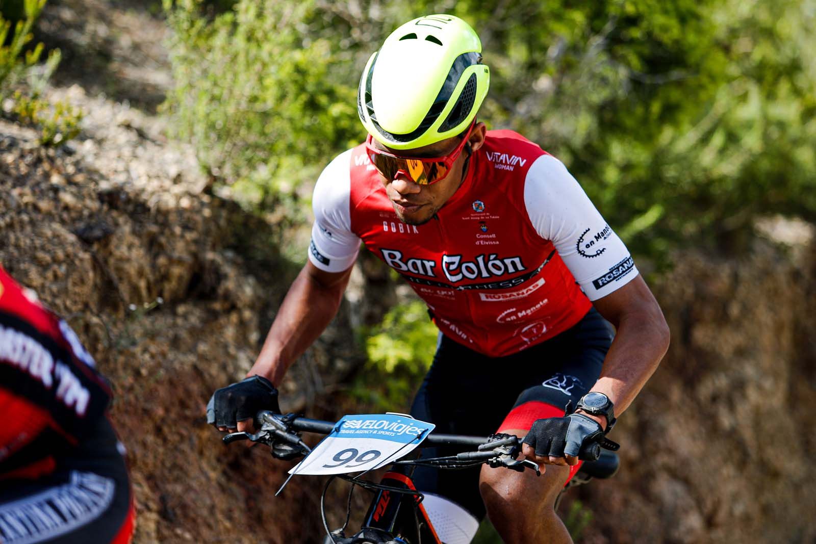 Victorias para Francisco José Medina y Laura Ríos en el Trofeo BTT Portinatx