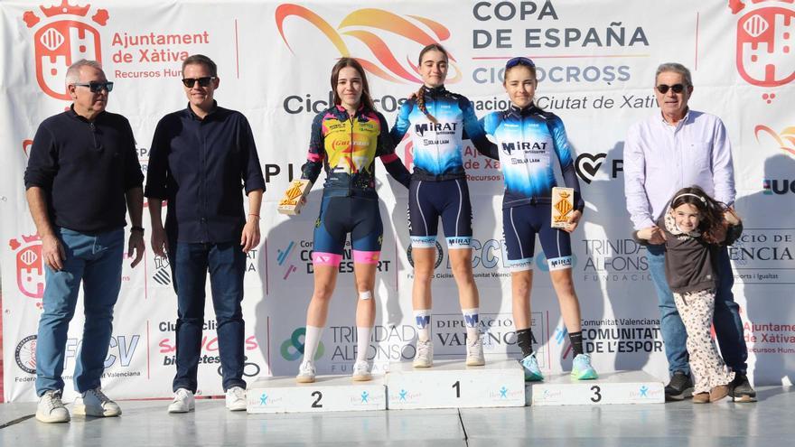 Carla Bañuls Puente, en lo más alto del podio en la prueba nacional de Xàtiva