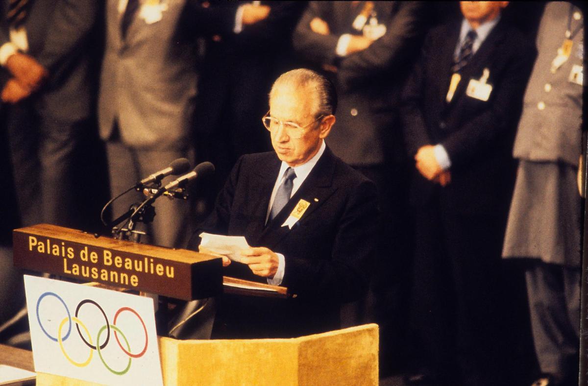 Juan Antonio Samaranch, en la ceremonia del COI en 1986 en Lausana cuando se nombró a Barcelona sede de los JJOO en 1992