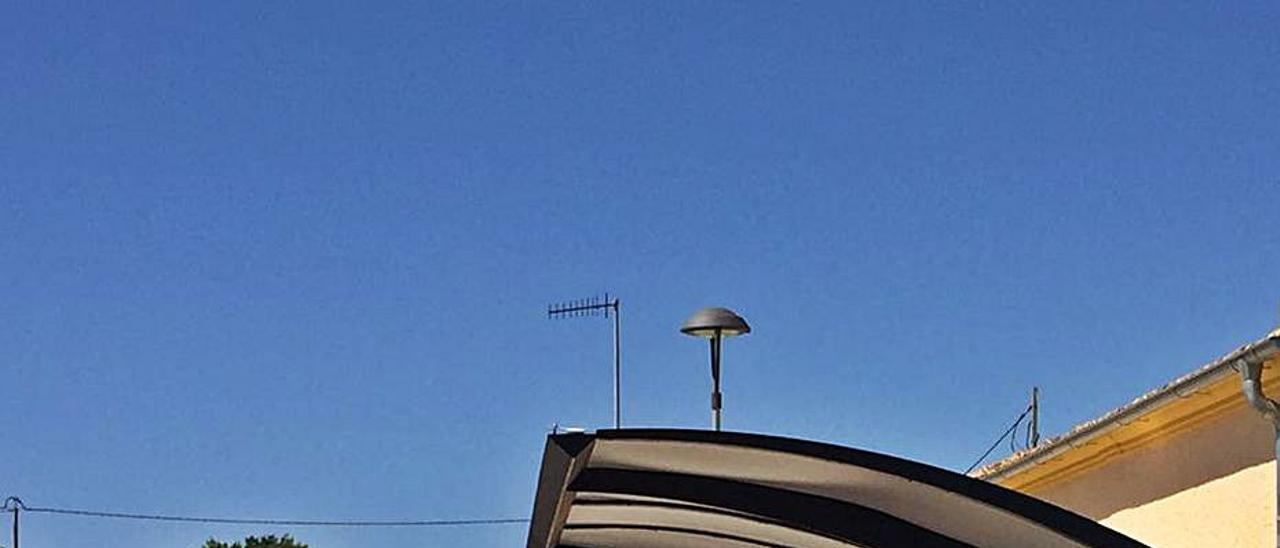 TRAM en la estación de Benissa, colateral a la de Teulada. | INFORMACIÓN