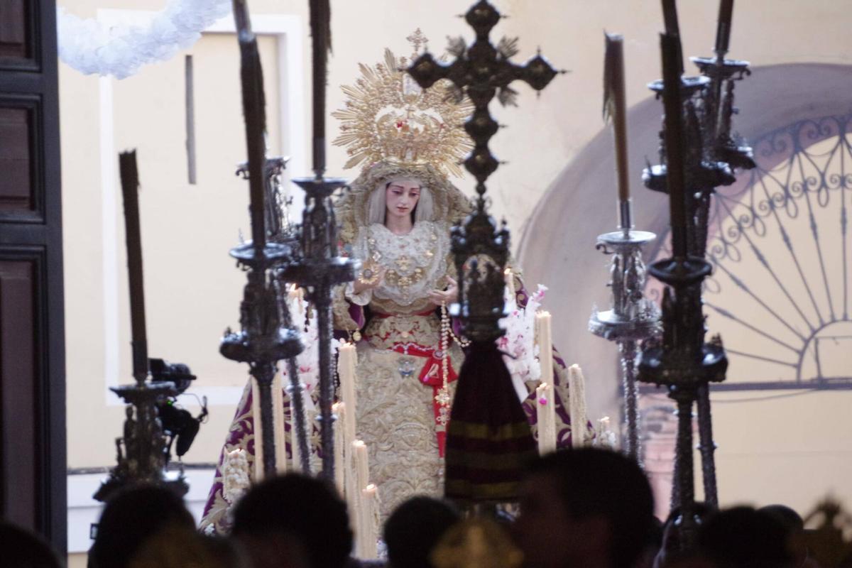 Imágenes de la procesión de la Virgen de la Trinidad Coronada