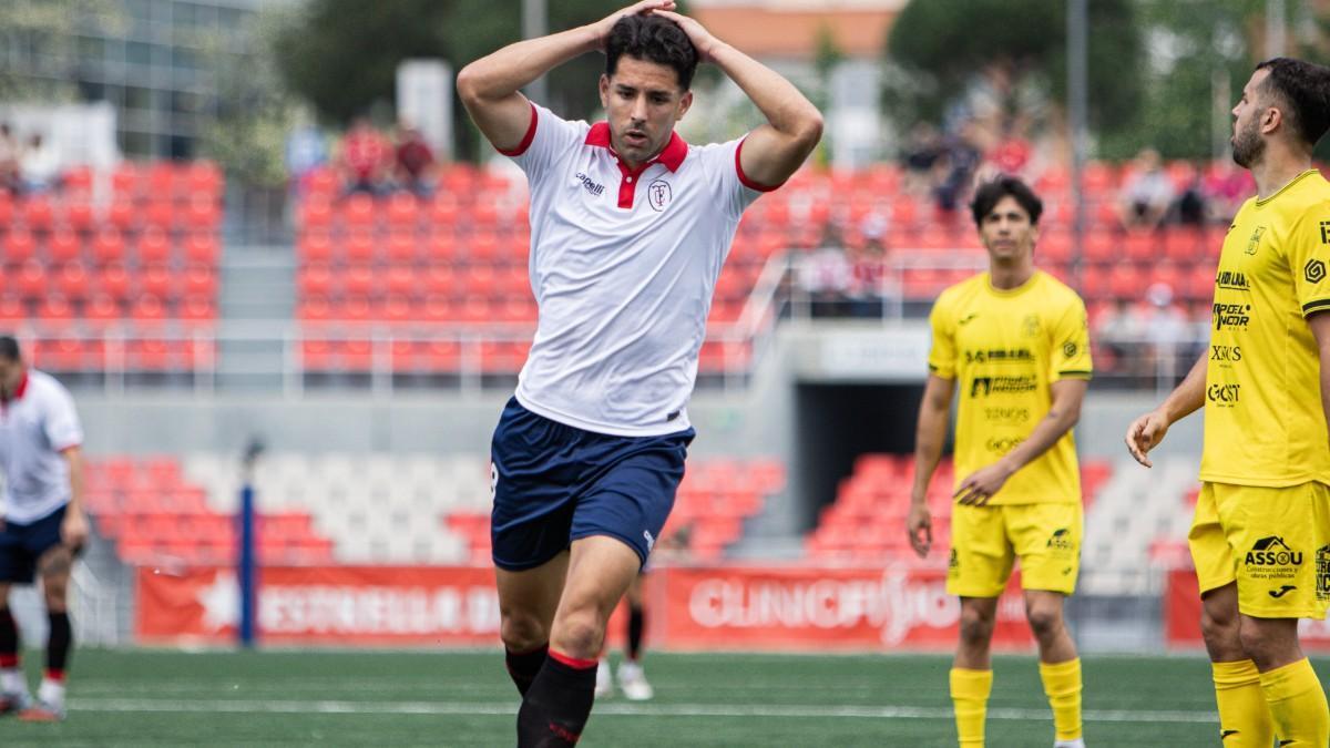 Decepción tras la derrota ante el Poblense