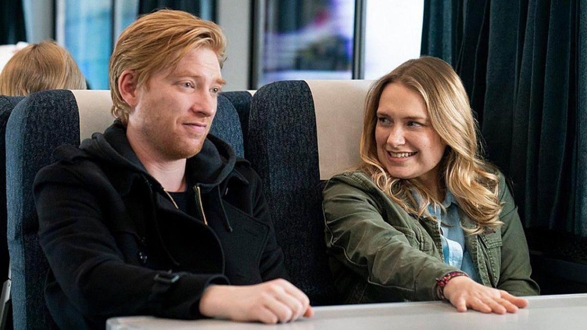 Domhnall Gleeson y Emmy Merritt Wever, en 'Run'