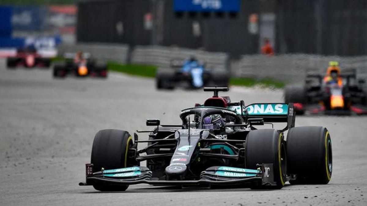 Hamilton arriba a les 100 victòries i Sainz torna al podi