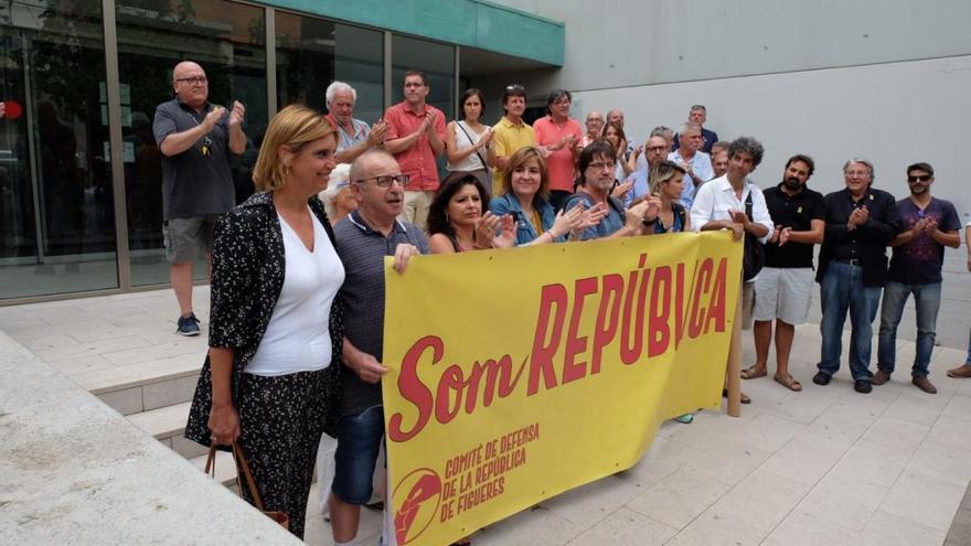 Una cinquantena de persones han donat suport a Marta Felip