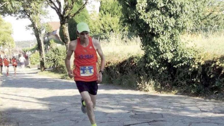 Javier Diéguez en pleno esfuerzo durante el &quot;Os 21 do Camiño&quot;.