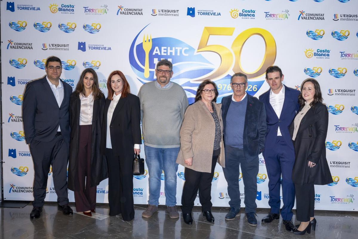 La familia de empresarios que gestiona el hotel Torrejoven, galardonada en la gala