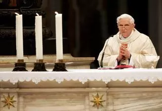 El mundo se despide de Benedicto XVI, un papa "que dejó huella"