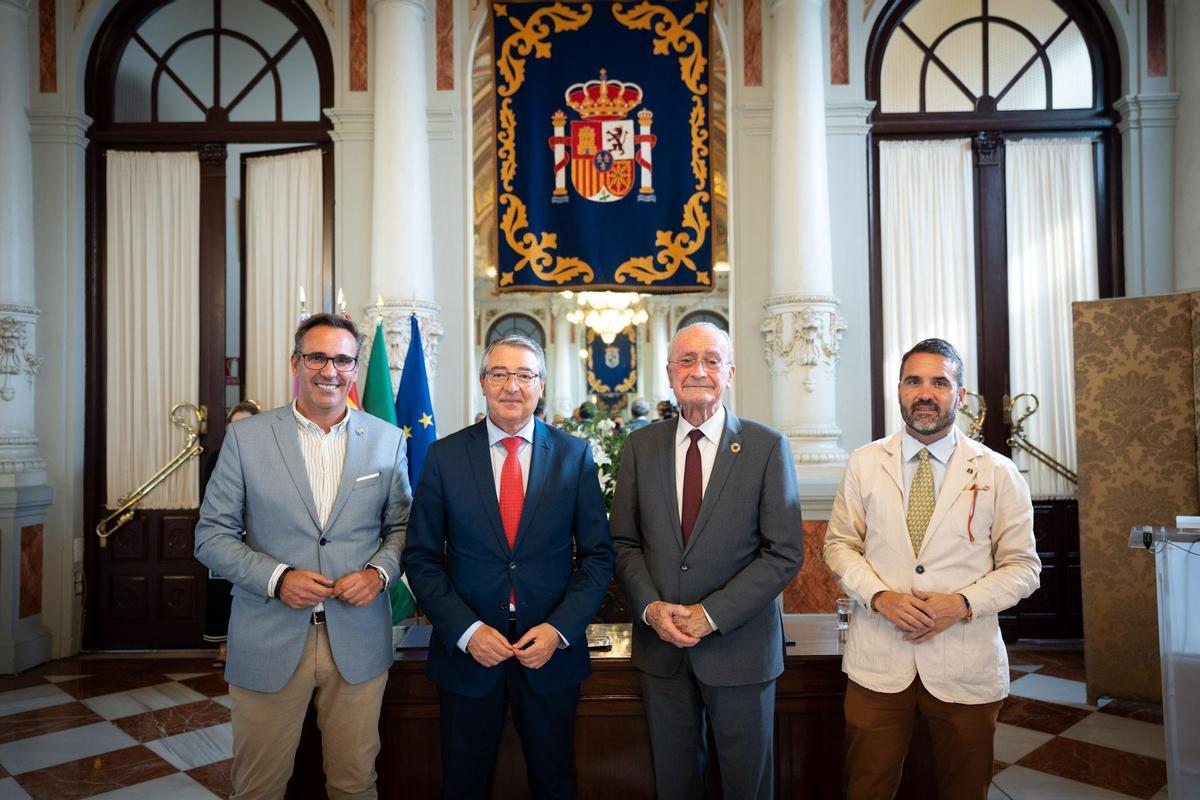 Firma del protocolo entre los ayuntamientos de Málaga y Rincón de la Victoria.