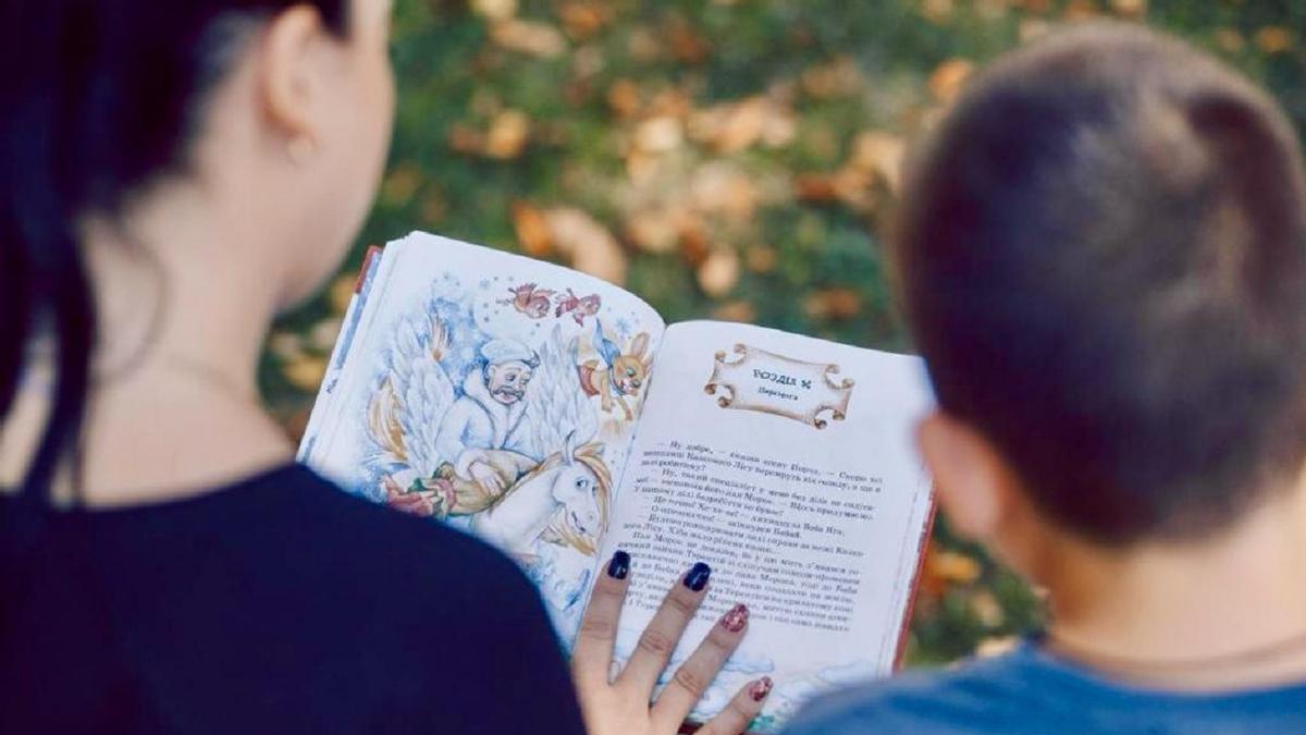 El Campello impulsa un taller de lectura en valenciano en los colegios