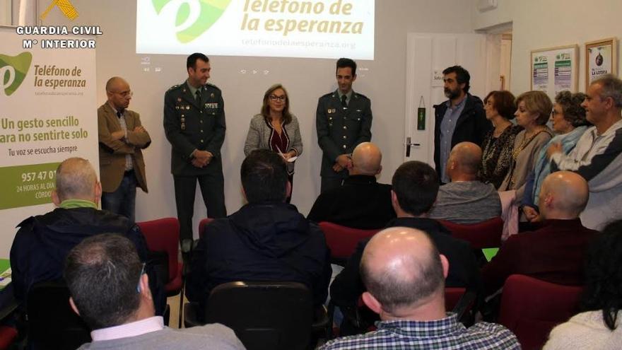 La Guardia Civil de Córdoba  colabora con el Teléfono de la Esperanza