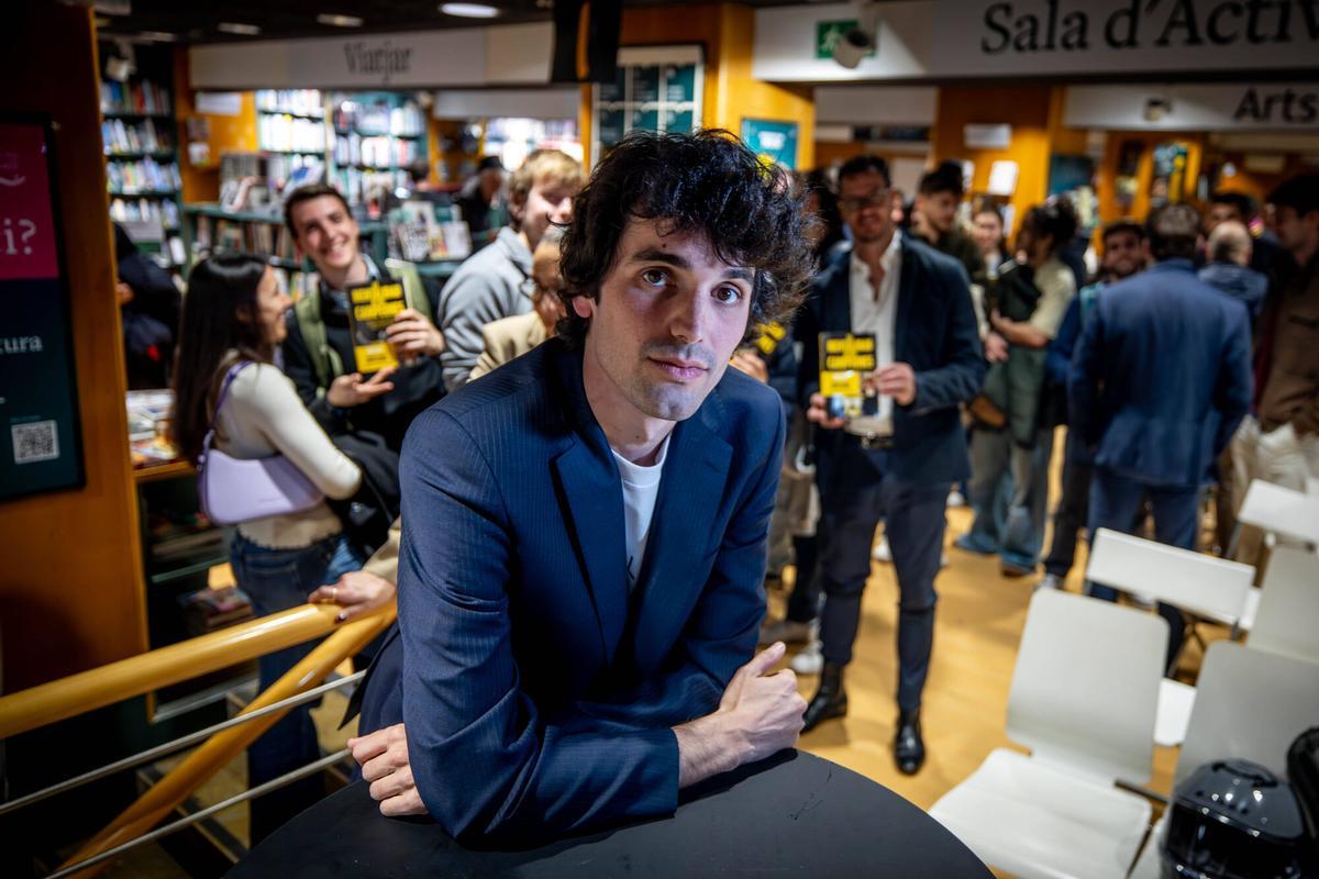 Hugo Riera presenta 'La mentalidad de los campeones' en la Casa del Llibre de Passeig de Gràcia.