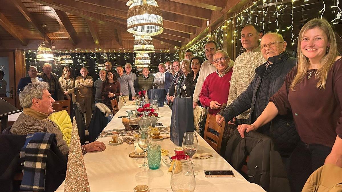 Cena de los alcaldes y alcaldesas de barrio de Ribadesella.