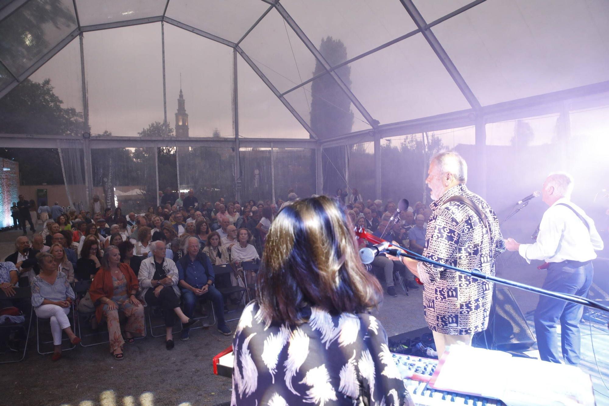 El grupo gijonés "Plana Mayor" abre los conciertos del Jardín Botánico (en imágenes)