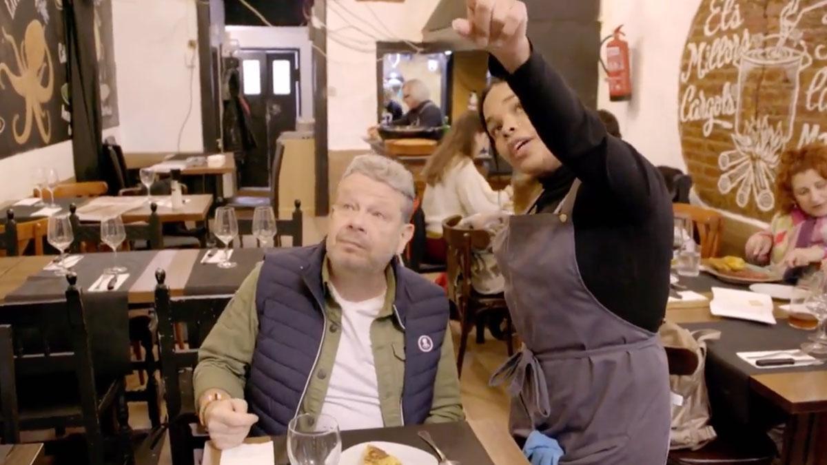 Alberto Chicote en el restaurante Nicasso de Barcelona durante la grabación de 'Pesadilla en la cocina'