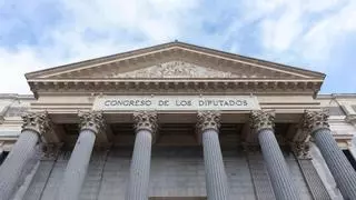El Congreso retira los cuadros de los presidentes de las Cortes franquistas