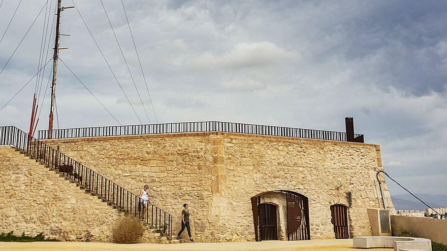 Abren sin previo aviso el castillo de San Fernando tras casi dos años cerrado