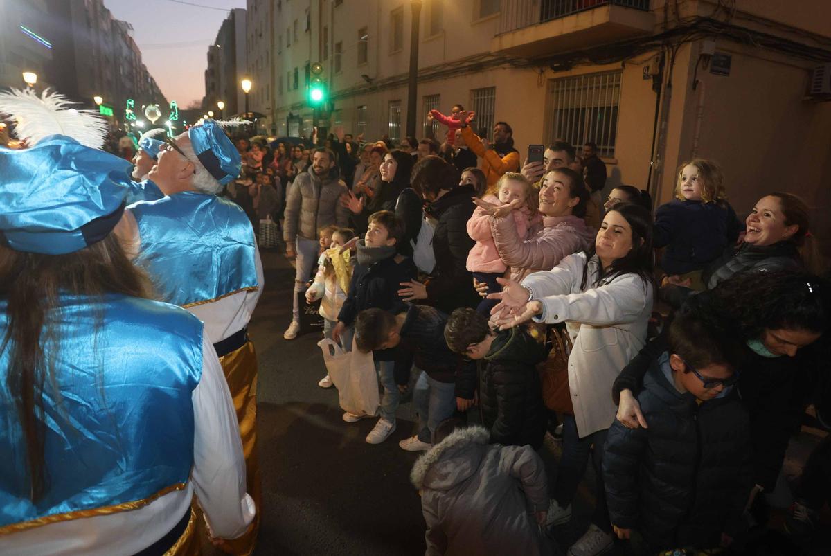 Búscate en la Cabalgata de las Fallas de Malva-rosa-Cabanyal-Beteró Búscate en la Cabalgata de las Fallas de Malva-rosa-Cabanyal-Beteró