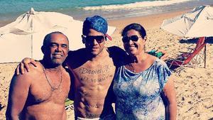 Las vacaciones de los futbolistas: Alves