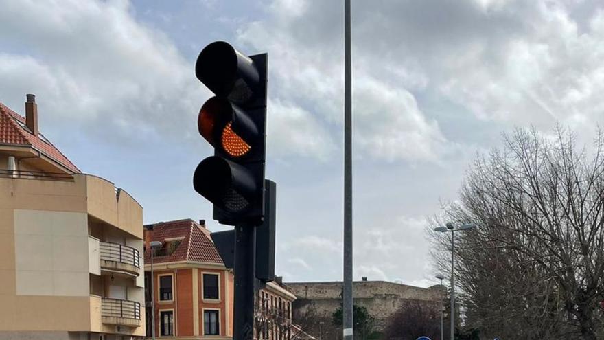 Se salta un control en Zamora, va en dirección contraria con su Porsche y en la persecución lo abandona