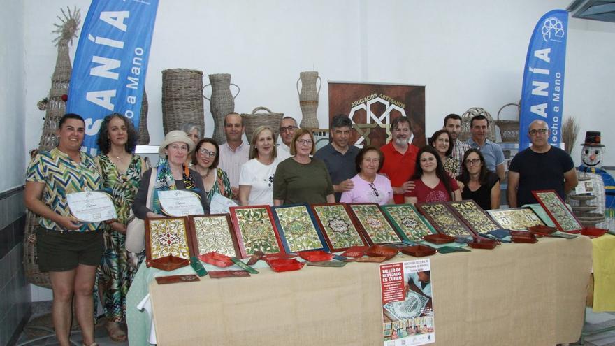 El Centro de Artesanía de Montilla fomenta la guarnicionería y el cuero cordobés