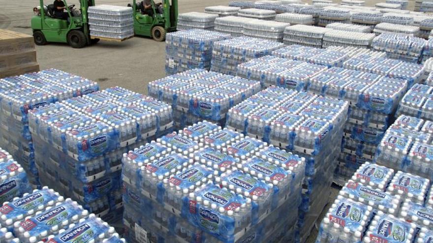 Más plástico: el consumo de agua embotellada sigue subiendo en España