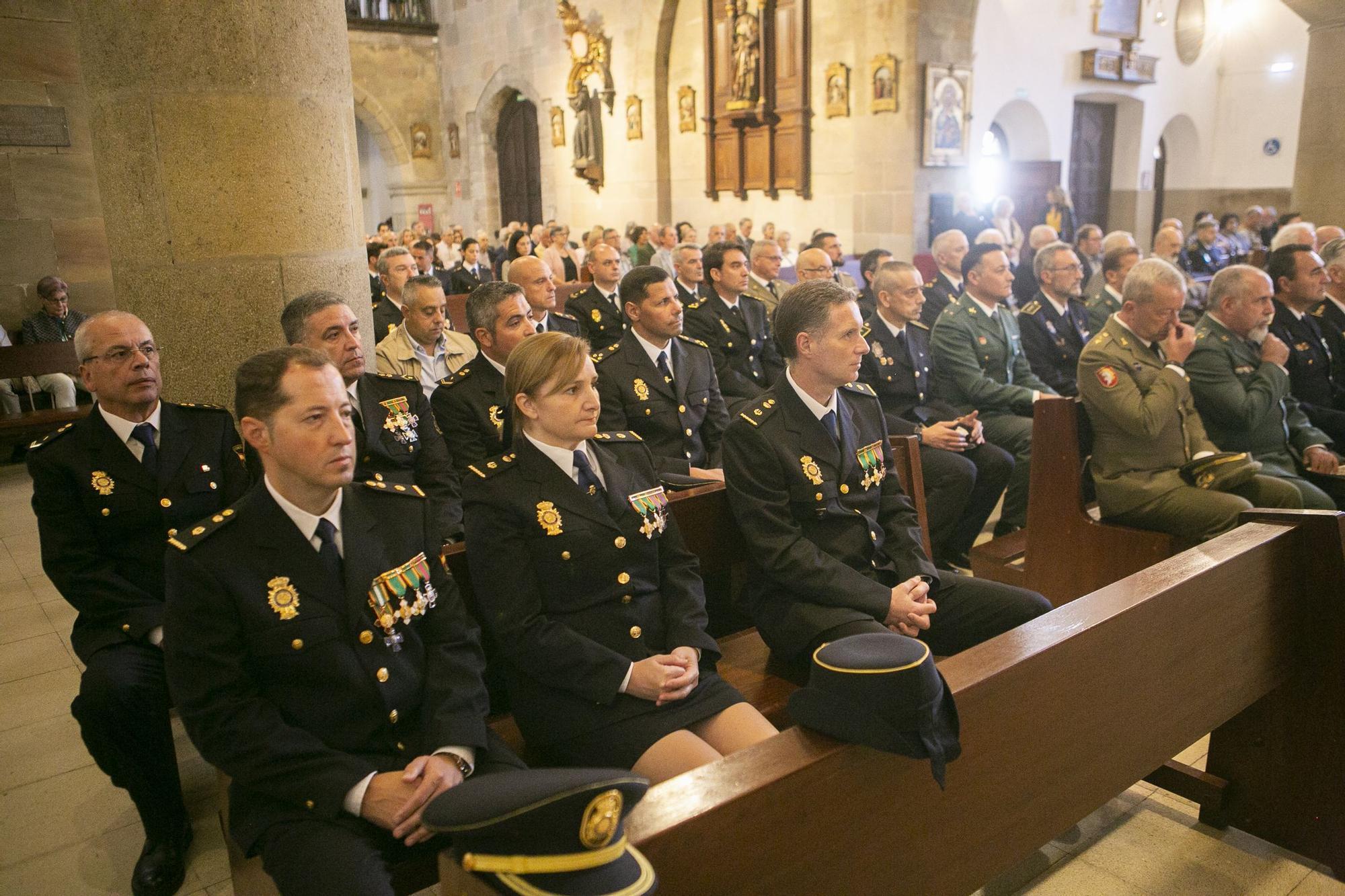 En imágenes: así celebró la Policía Nacional los Ángeles Custodios en Avilés