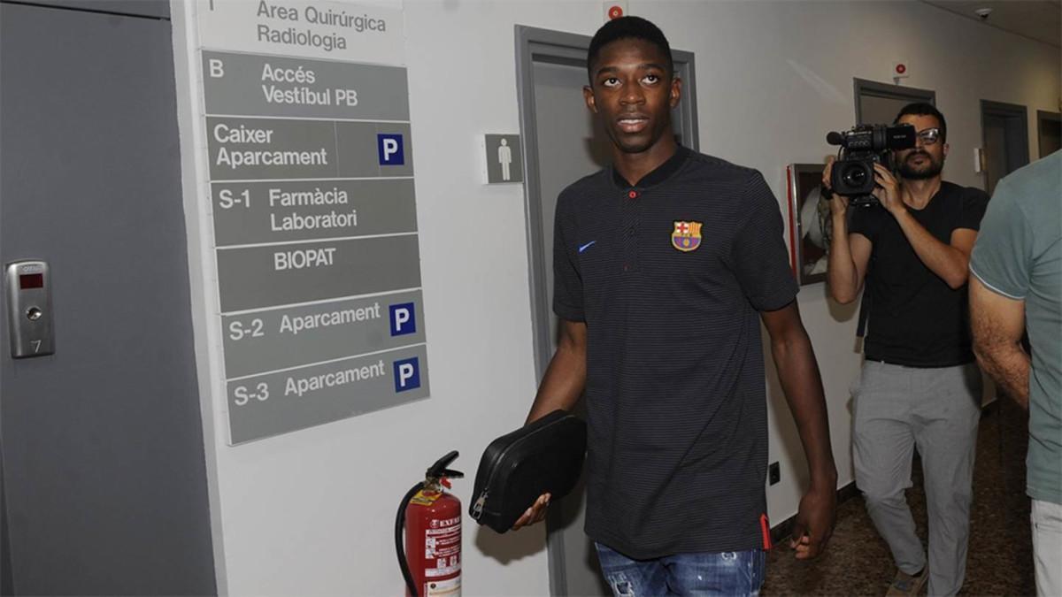 Dembélé se ha sometido a la revisión médica habitual previa a la firma de su contrato con el Barça