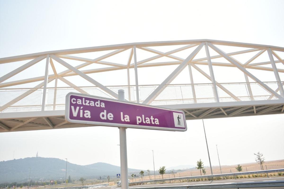 Fotogalería | Las imágenes del acto inaugural del tramo II de la Ronda Sureste de Cáceres Fotogalería | Las imágenes del acto inaugural del tramo II de la Ronda Sureste de Cáceres