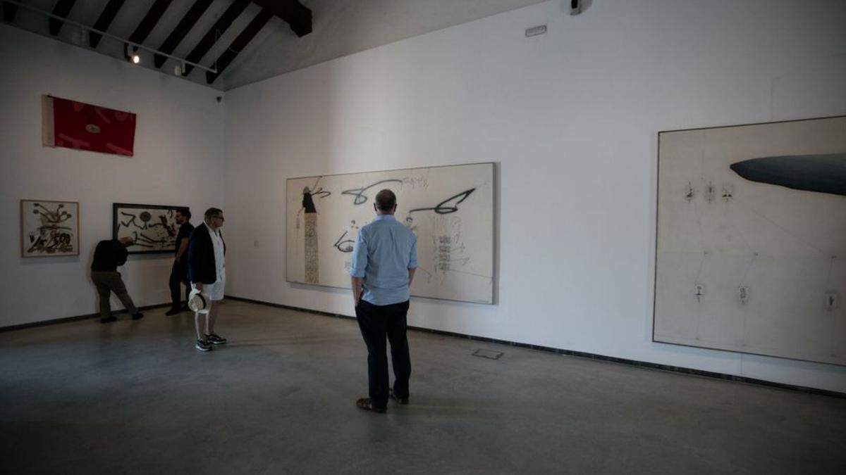 La exposición del artista Zush en el MACE.  |  VICENT MARÍ