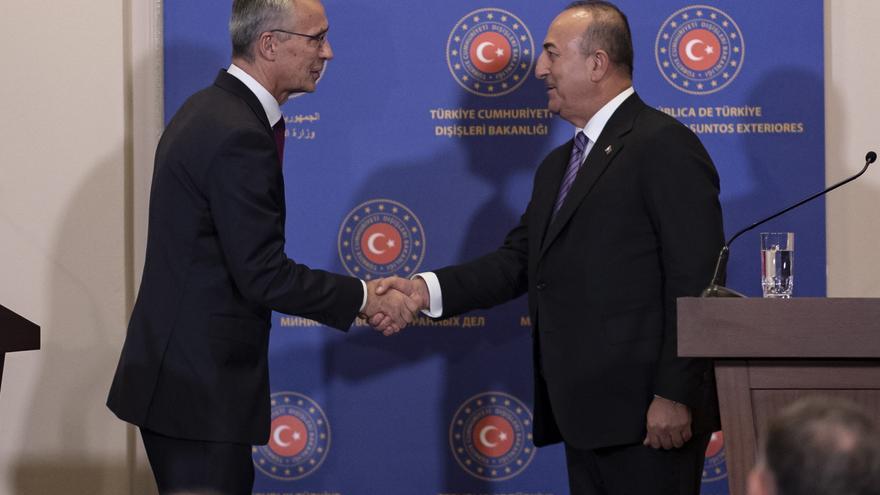 La OTAN presiona a una Turquía reticente a aceptar la entrada de Suecia y Finlandia