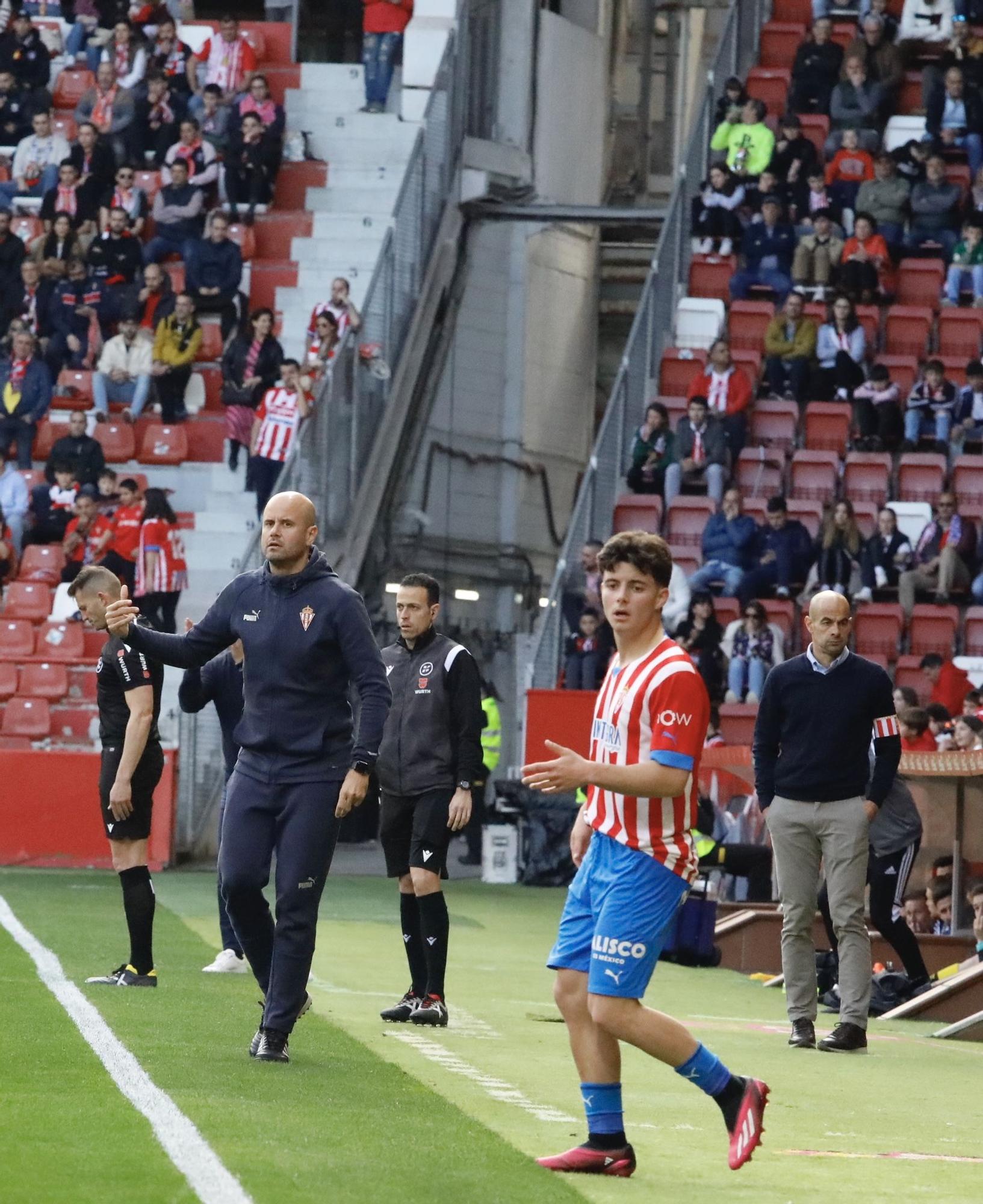 En imágenes: Así fue el partido entre Sporting y Mirandés en El Molinón