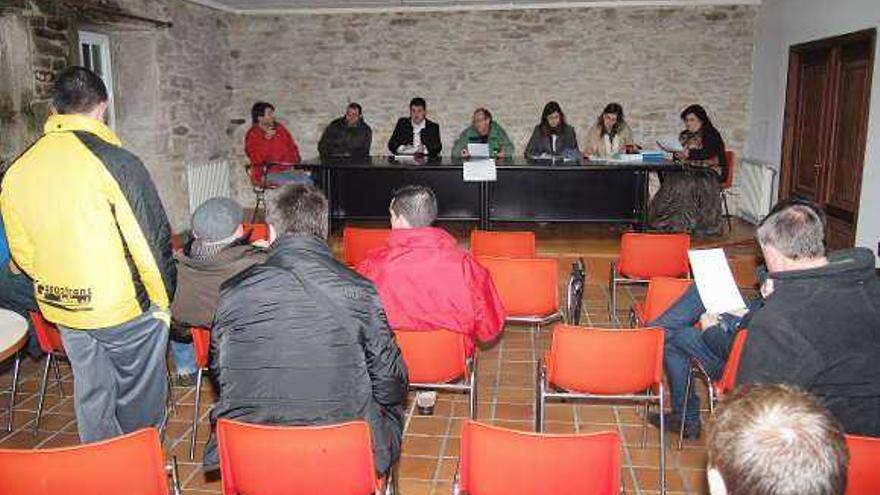 Amigos da Banda se reunió en la Casa de Cultura.  // Bernabé/Gutier