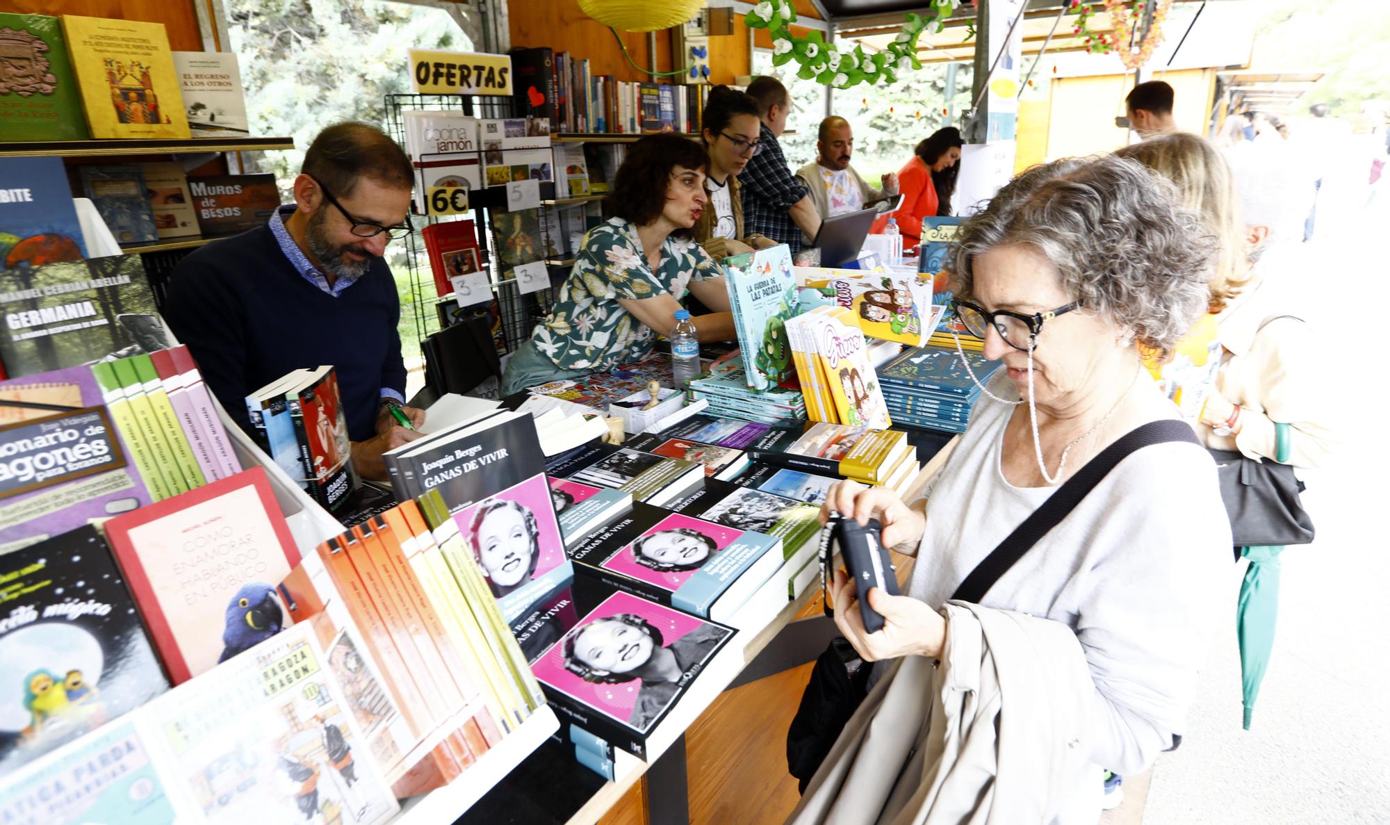 En imágenes | Inauguración de la Feria del Libro de Zaragoza