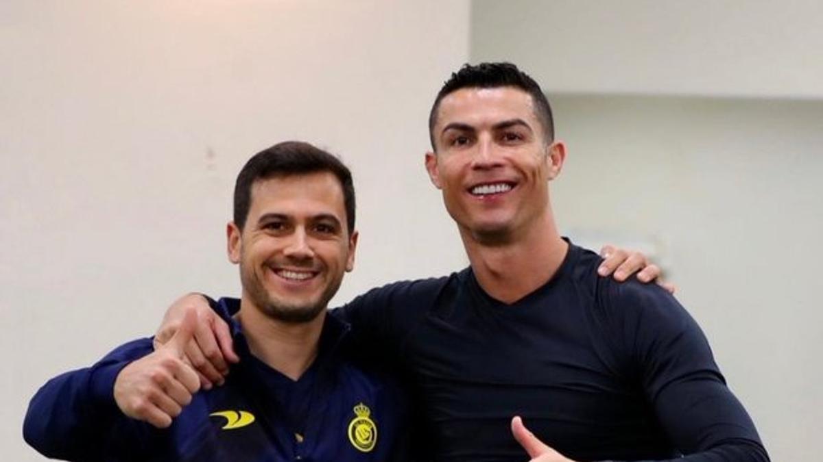 David Garrido, junto con Cristiano Ronaldo en el Al-Nassr