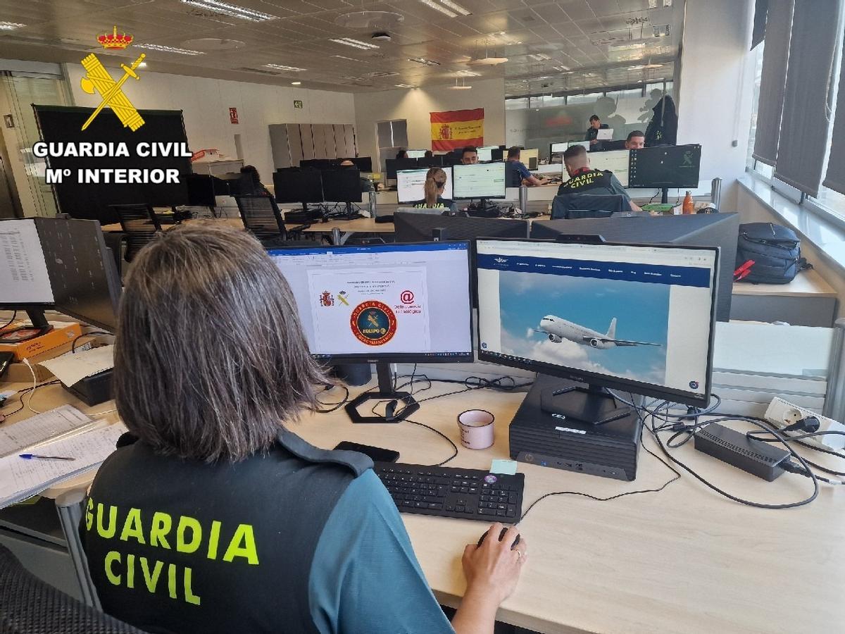 Agentes de la CiberComandancia de la Guardia Civil.