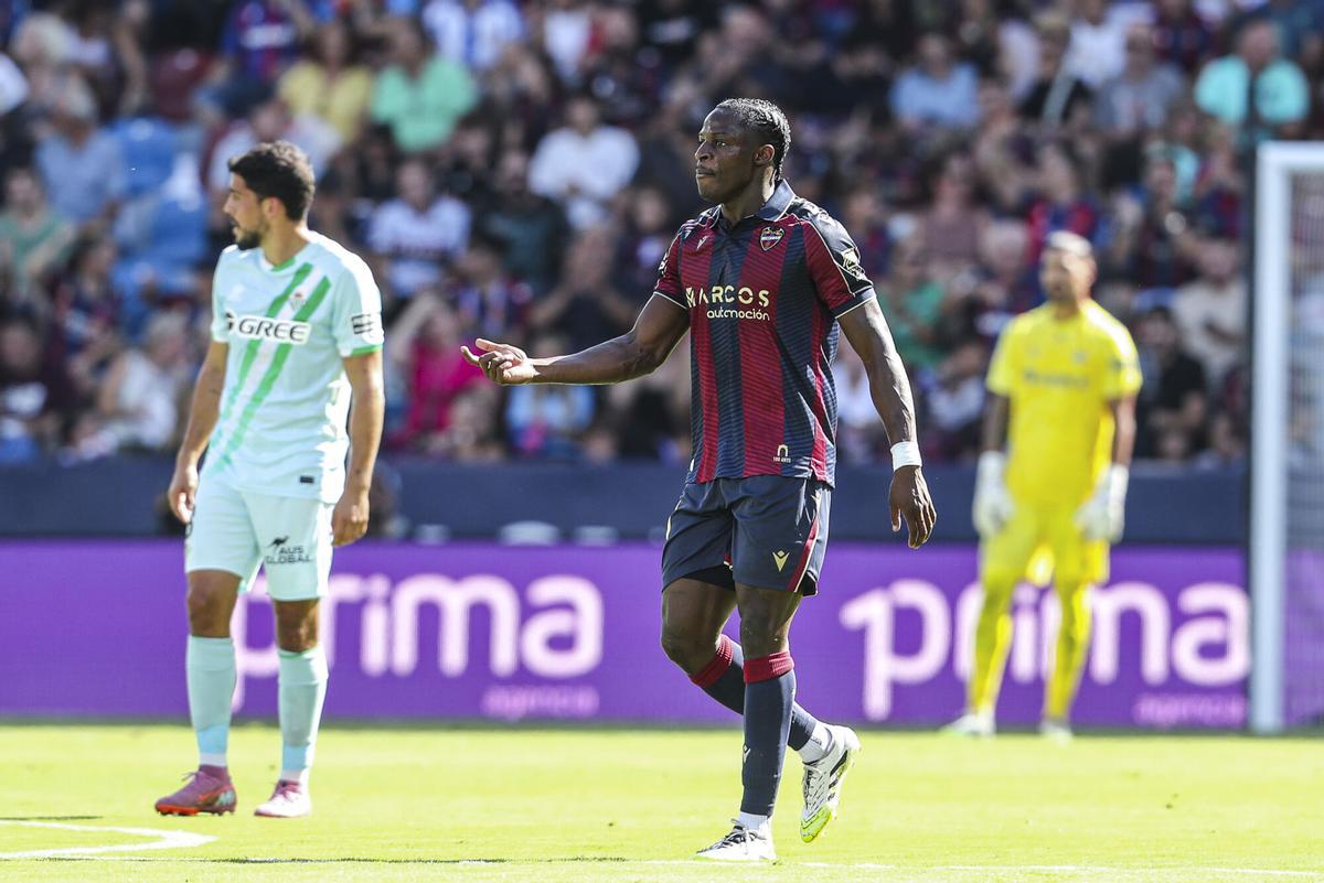 Karl Etta Eyong of Levante UD celebrates a goal during the Spanish league, LaLiga EA Sports, football match played between Levante UD and Real Betis Balompie at Ciutat de Valencia stadium on September 14, 2025, in Valencia, Spain. AFP7 14/09/2025 ONLY FOR USE IN SPAIN. Ivan Terron / AFP7 / Europa Press;2025;Soccer;Sport;ZSOCCER;ZSPORT;Levante UD v Real Betis Balompie - LaLiga EA Sports