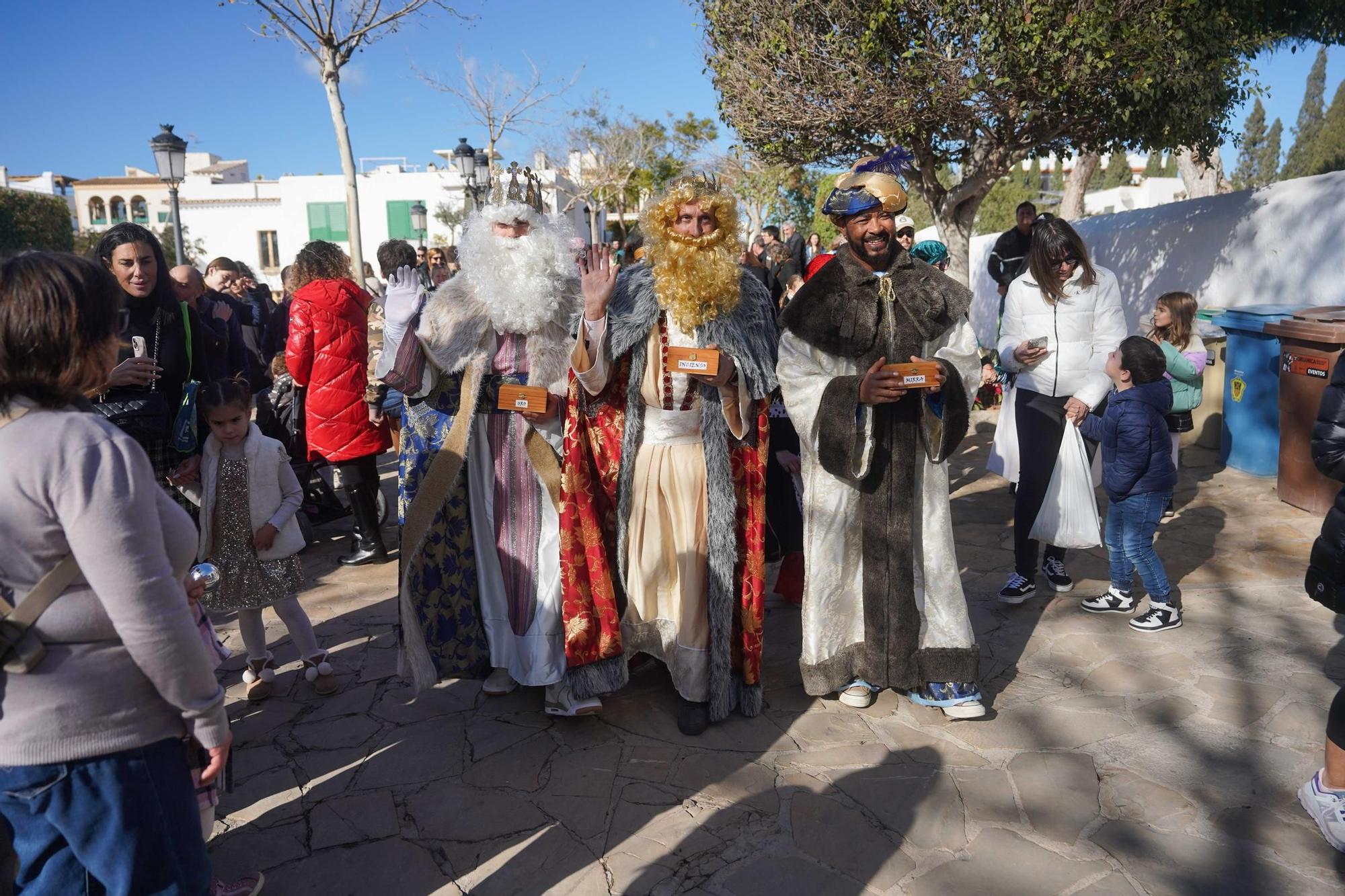Cabalgata de Reyes en Jesús y Puig d'en Valls (2024)