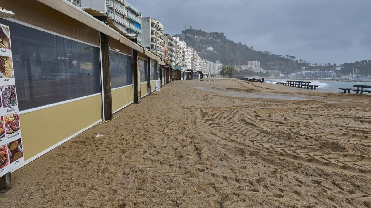 Les fotos dels efectes de la llevantada al passeig de Blanes
