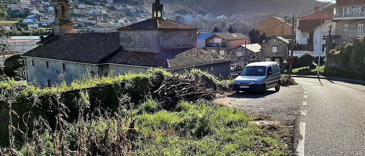 Una vista de los terrenos objeto del convenio entre Concello y Arzobispado de Santiago. |   // S.ÁLVAREZ