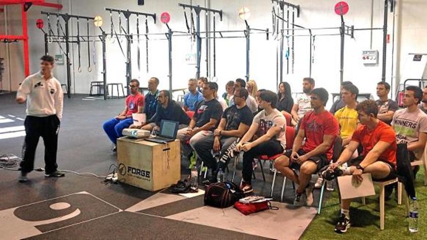 Marchante fa un curs d&#039;entrenament de forçaal CrossFit de Manresa