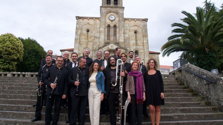 Participantes del certamen junto a la concejala de Cultura, Begoña Blanco.