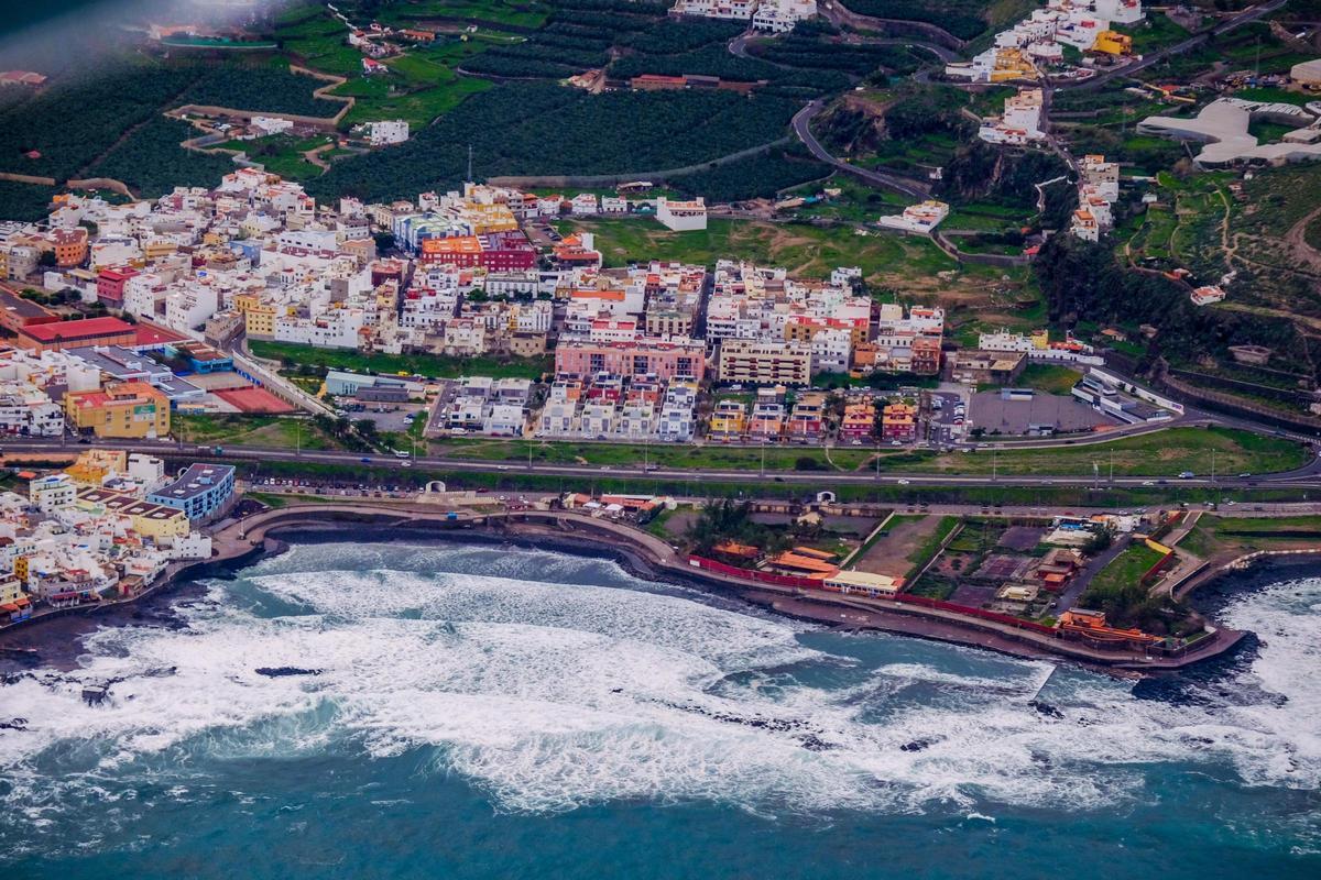 Carretera del Norte de Gran Canaria (GC-2) a su paso por El Puertillo.