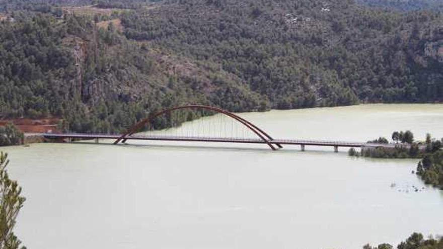 Imagen que ofrecía el pantano de Fuensanta en primavera.