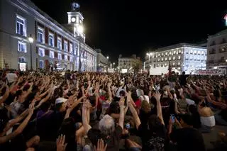En imágenes | Acampada en la Puerta del Sol tras la marcha por el derecho a la vivienda y en apoyo a Maricarmen