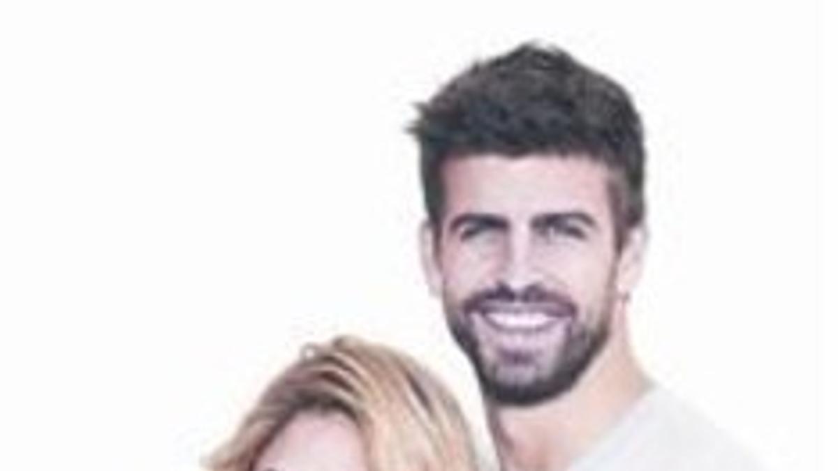 CARAS DE FELICIDAD 3 Shakira, en avanzado estado de gestación, y Piqué, en una imagen de su última y recient campaña solidaria para Unicef.