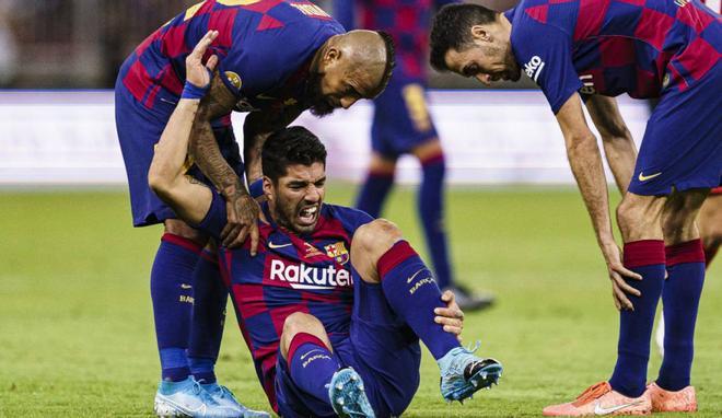 Luis Suárez fue intervenido, mediante una artroscopia,  por el doctor Ramon Cugat para resolver una lesión en el menisco externo de la rodilla derecha realizando una sutura. Fue en enero de 2020, tras la Supercopa disputada ante el Atlético.