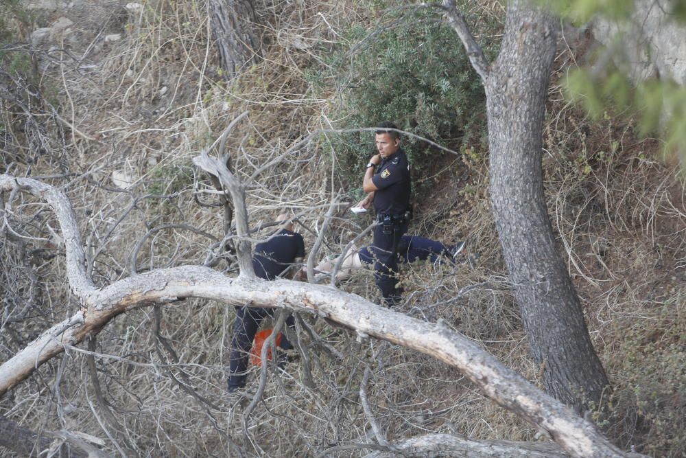 Rescatan a una mujer tras caer desde la muralla del castillo de Santa Bárbara