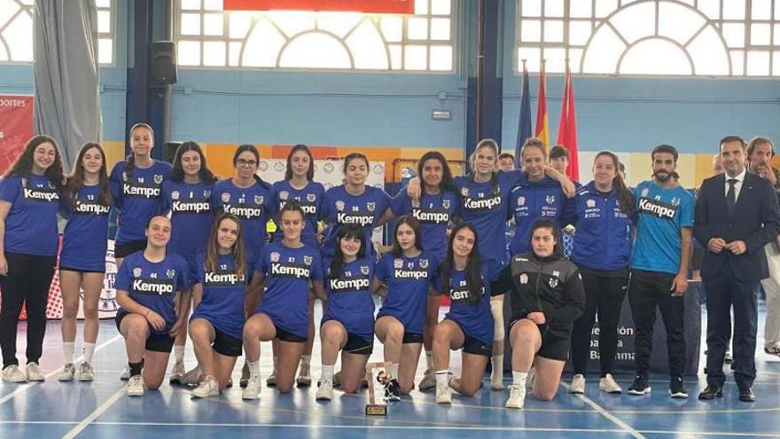 Las jóvenes del Salón Avilés Cangas se quedan fuera de las medallas